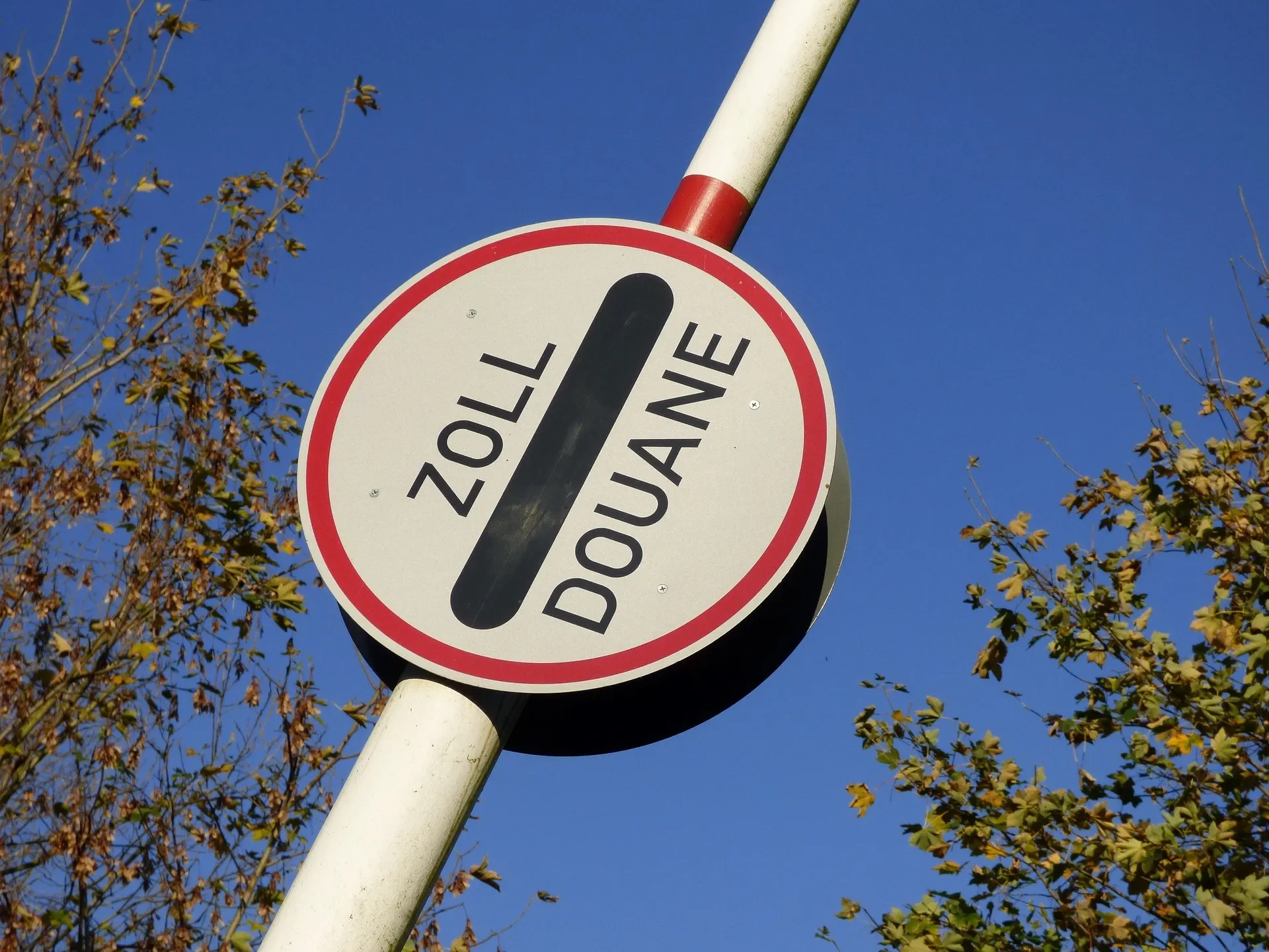 Customs sign at European border